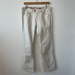 Levi’s 545 Low Boot Cut Jean in Cream / Tan / Khaki 10